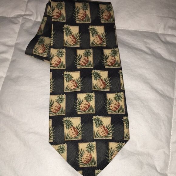 Vintage Gray Tommy Bahama retro Pineapple silk print  Aloha swingers neck tie - Picture 1 of 4